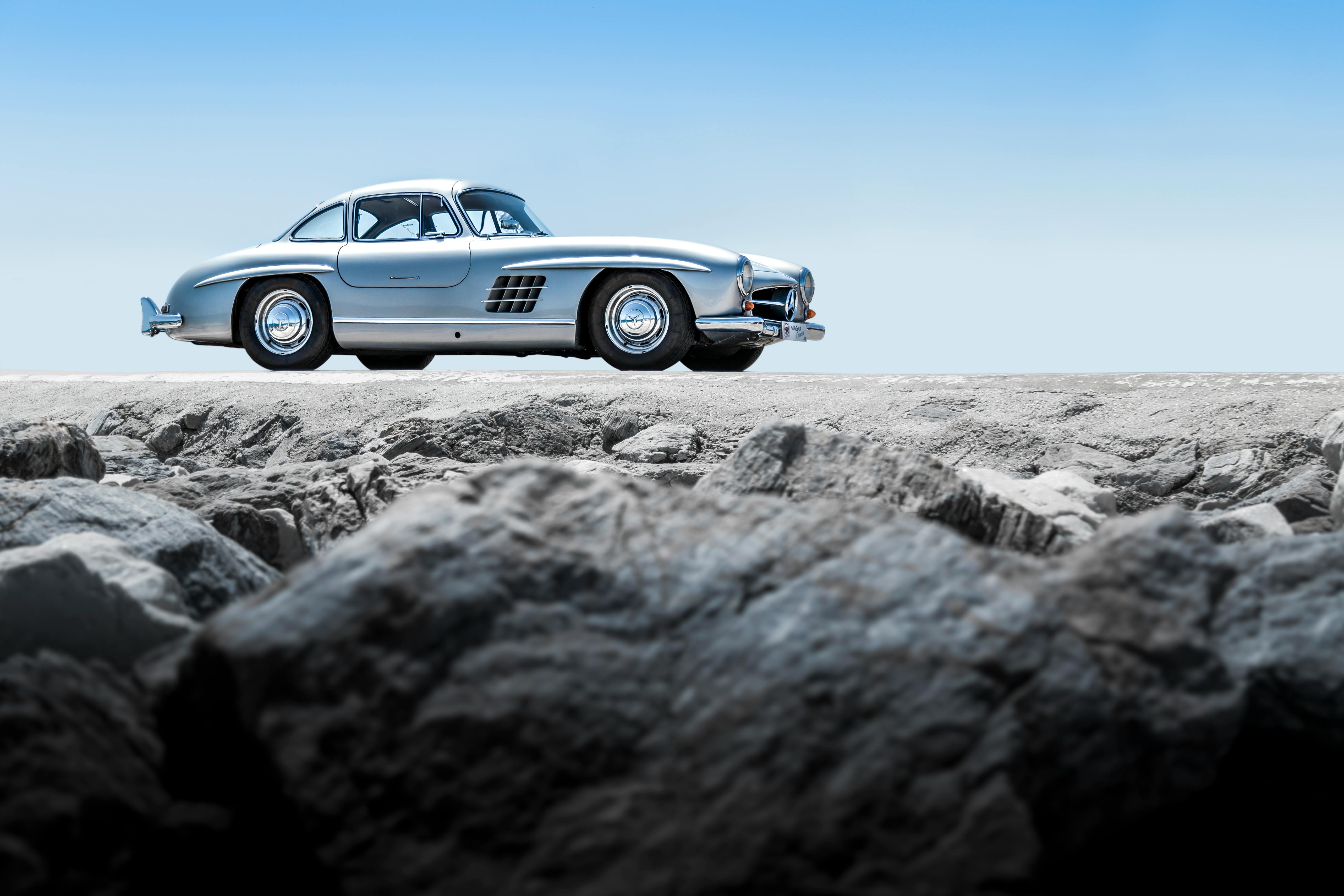 Der Mercedes Benz 300SL, einer der wertvollsten Oldtimer der Marke. Quelle: Quentin Martinez, Pexels